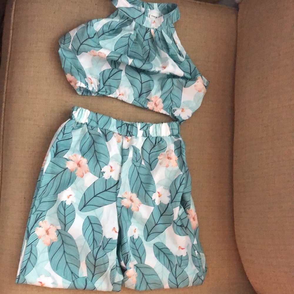 Girls 2 piece pant suit
